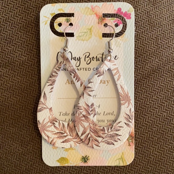 Spring/Summer Earring Bundle #2 - Picture 4 of 6